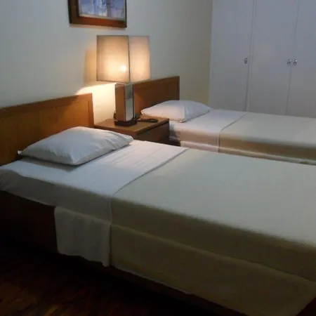 Amorsolo Mansion Hotel