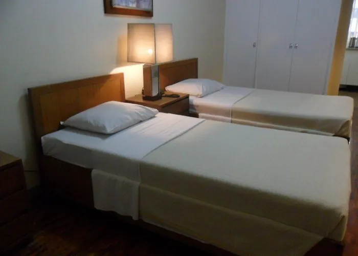 Amorsolo Mansion 3*