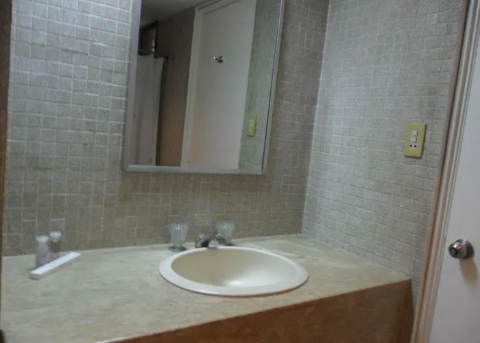 Amorsolo Mansion Hotel 3*