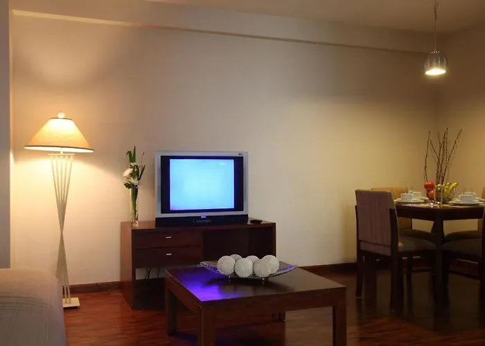 Amorsolo Mansion Hotel 3*